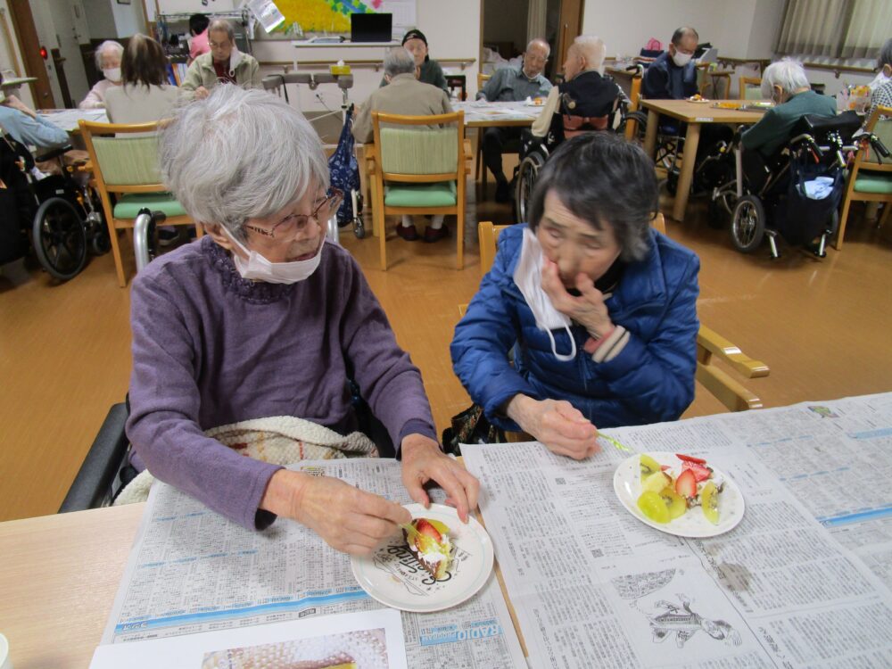 藤枝市デイサービス_5月こいのぼりケーキでおやつレク