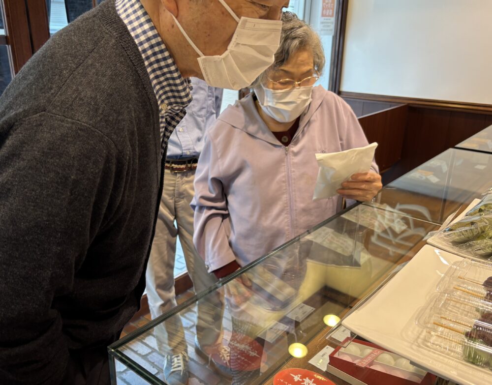 静岡市清水区デイサービス_屋外歩行訓練清水銀座周辺を歩こう