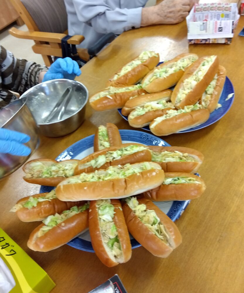 清水銀座デイサービス 横須賀名物!ポテチパン作り