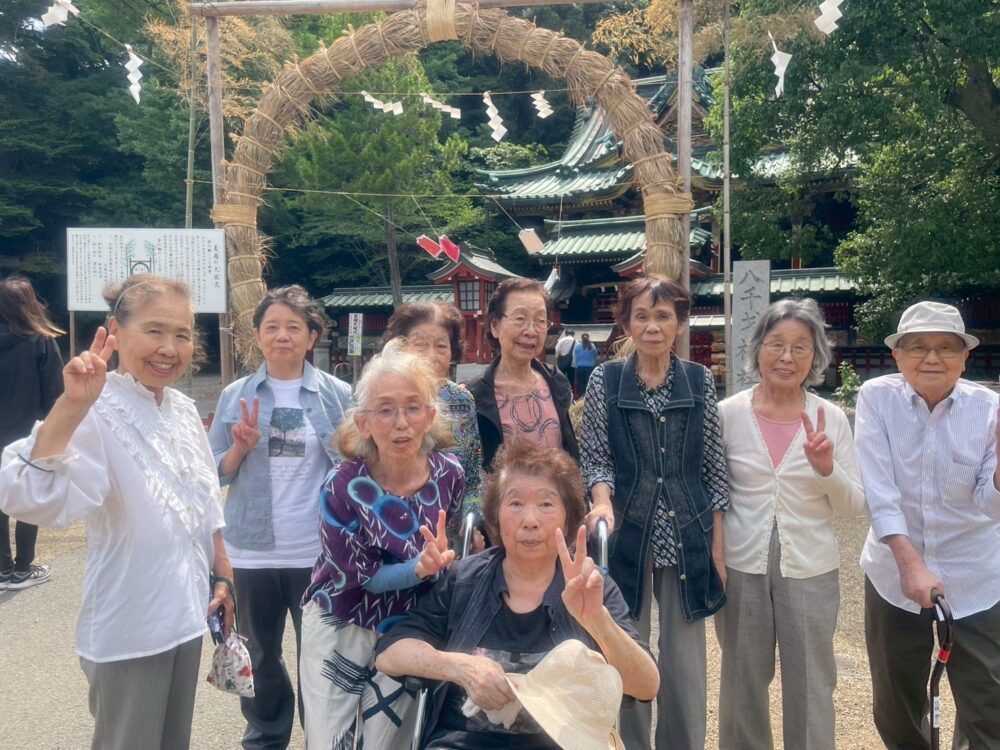 静岡中央デイサービス 浅間神社「大茅の輪」(生活リハビリ・屋外歩行訓練)
