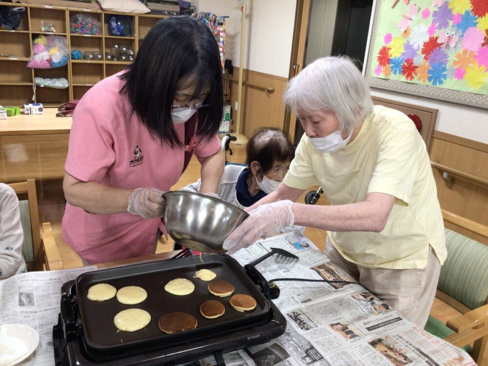 藤枝市デイサービス_おやつレク「どら焼き作り」