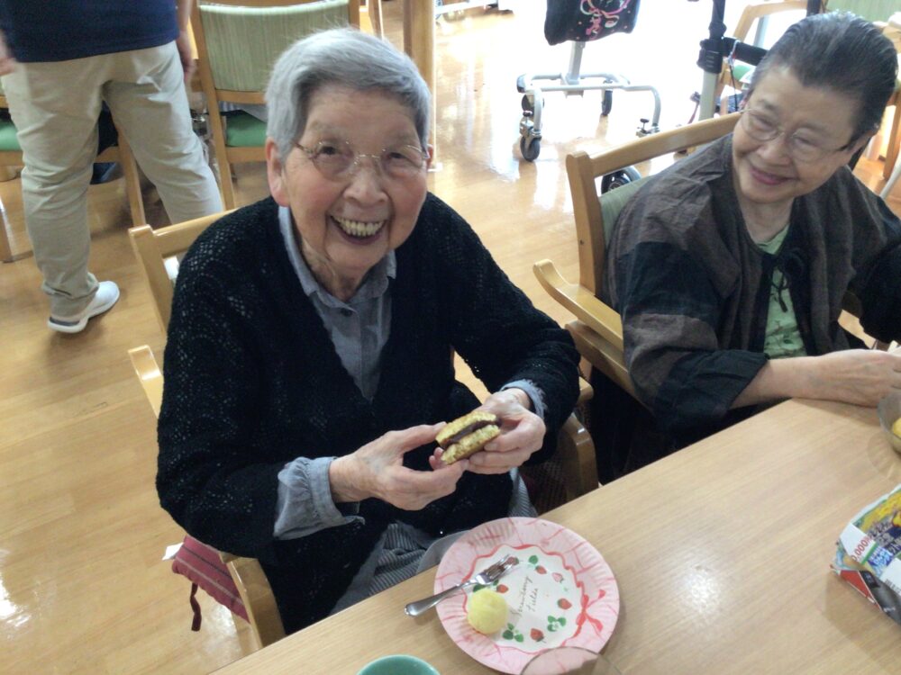 藤枝市デイサービス_おやつレク「どら焼き作り」