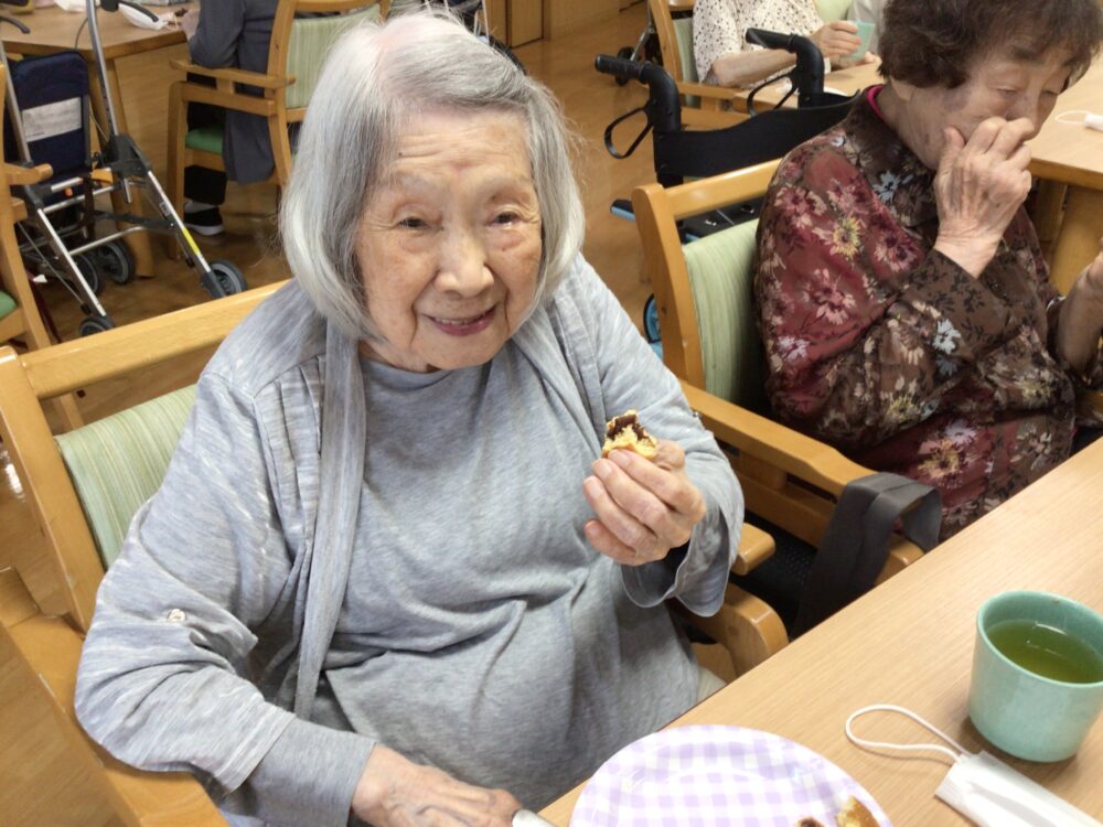 藤枝市デイサービス_おやつレク「どら焼き作り」
