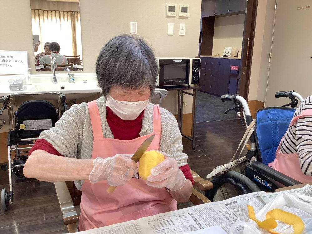 静岡市清水区デイサービス_料理クラブスイートポテト・柿