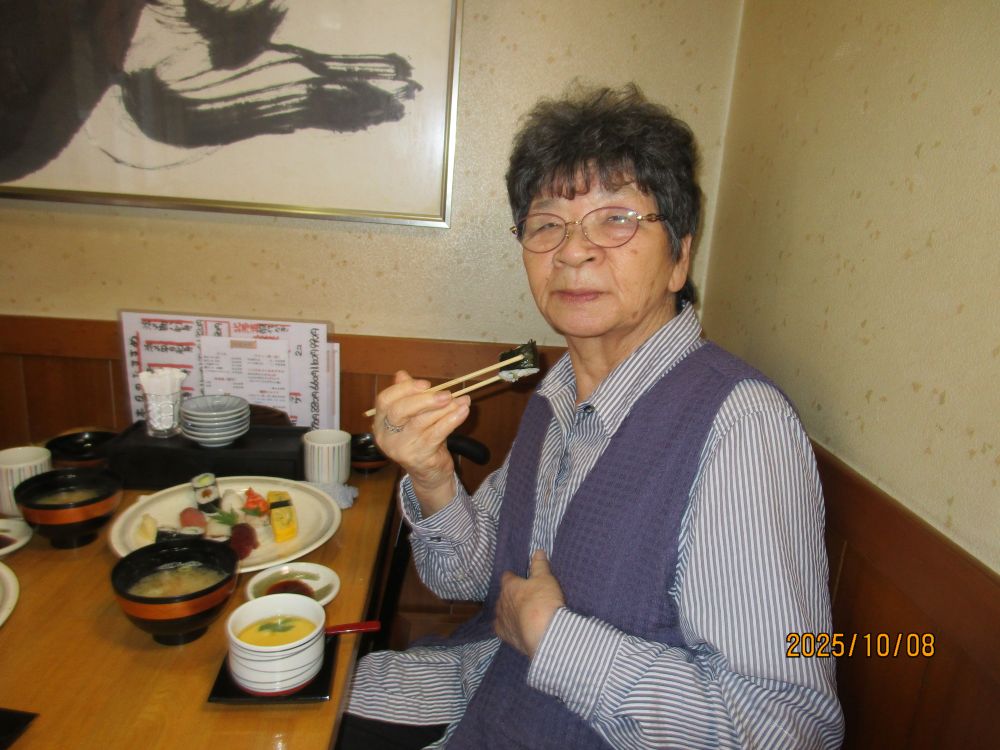 静岡市清水区デイサービス_10月8日(水)生活リハビリクラブ押切・食べ歩きクラブ吉野寿司