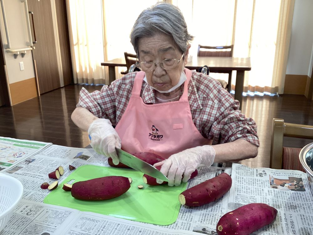 静岡市清水区デイサービス_料理クラブスイートポテト・柿