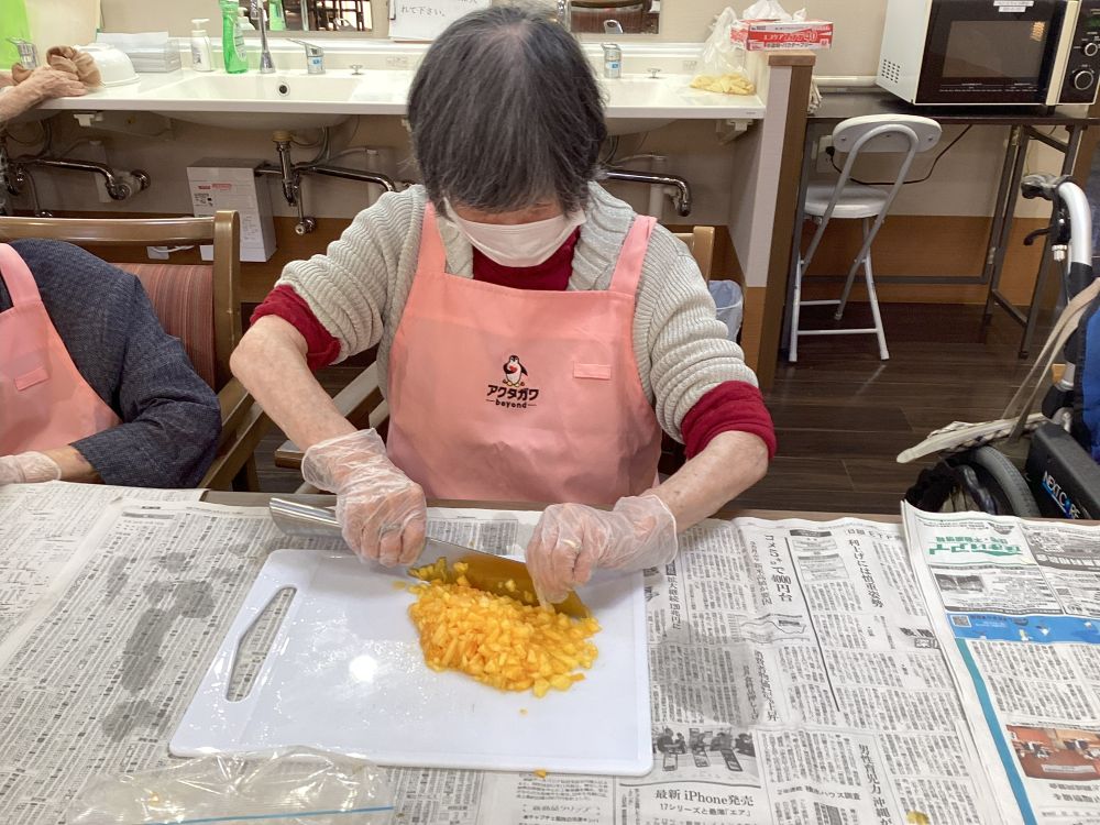 静岡市清水区デイサービス_料理クラブスイートポテト・柿