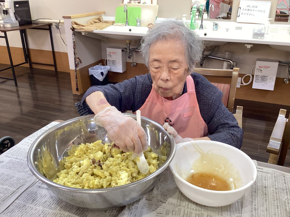 静岡市清水区デイサービス_料理クラブスイートポテト・柿