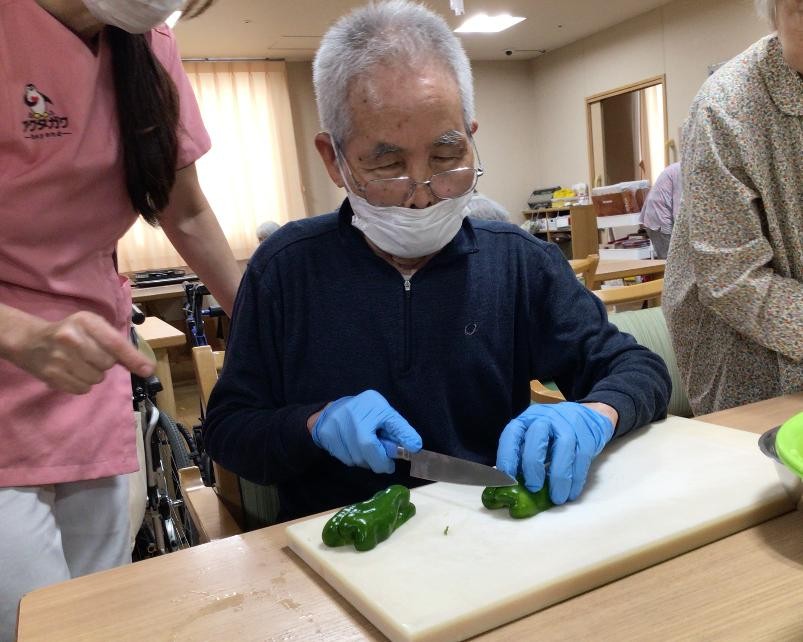 浜松市デイサービス_あなたの夢叶えます中華の鉄人上海炒麺づくり当日編