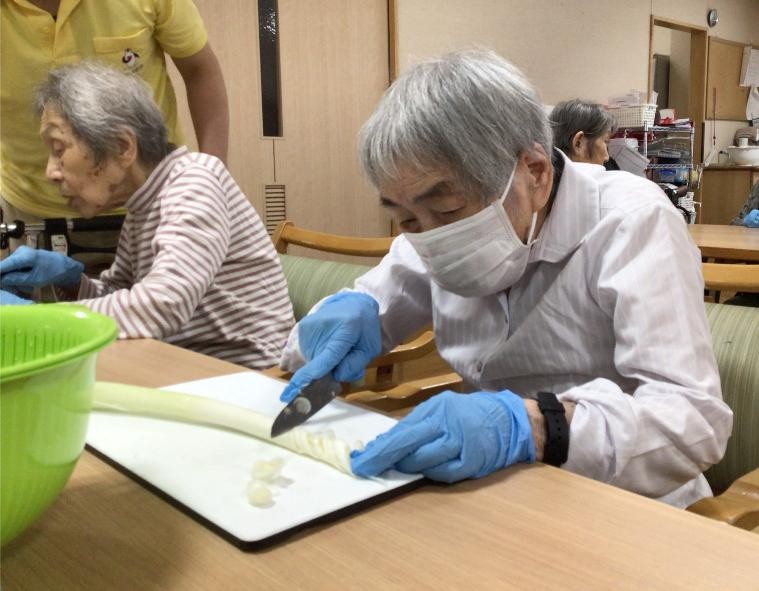 浜松市デイサービス_あなたの夢叶えます中華の鉄人上海炒麺づくり当日編