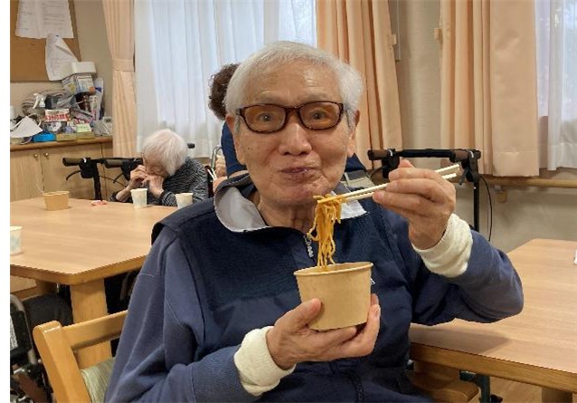 浜松市デイサービス_あなたの夢叶えます中華の鉄人上海炒麺づくり当日編