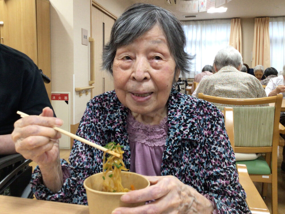 浜松市デイサービス_あなたの夢叶えます中華の鉄人上海炒麺づくり当日編