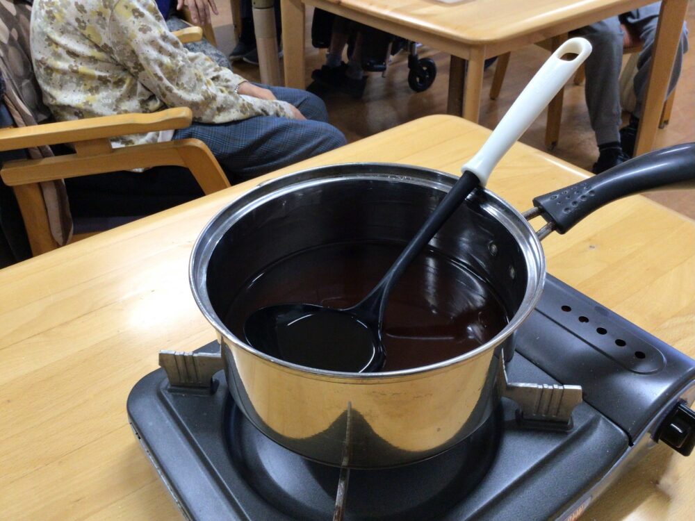 牧之原市デイサービス_お月見みたらし団子作り