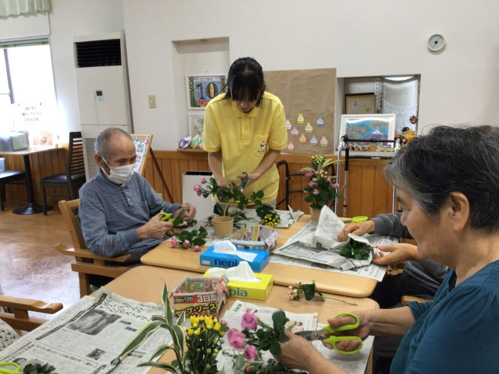 牧之原市デイサービス_華道クラブの活動