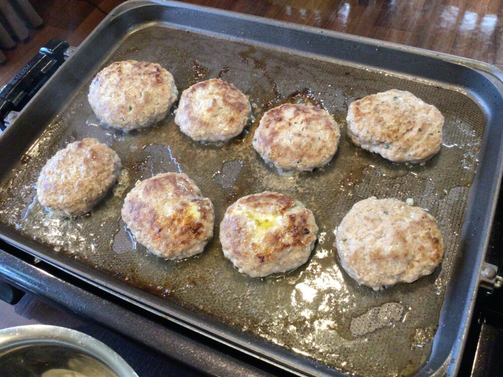 高柳デイサービス お料理レク「ハンバーグ作り」