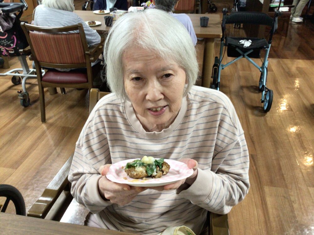 藤枝市デイサービス_お料理レクハンバーグ作り