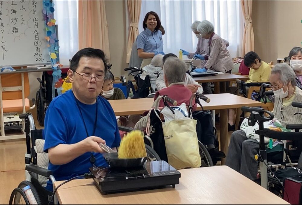 浜松市デイサービス_あなたの夢叶えます中華の鉄人上海炒麺づくり当日編
