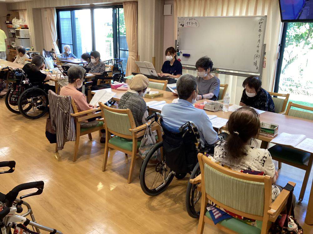 静岡市清水区デイサービス_生活リハビリS様音楽教室ピアノ演奏