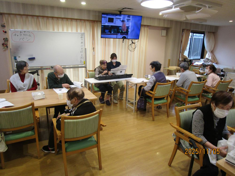 静岡市清水区デイサービス_生活リハビリS様音楽教室ピアノ演奏