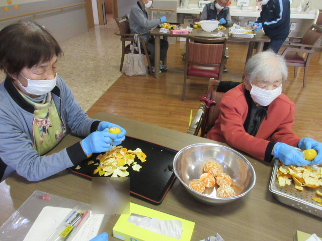 富士市デイサービス_ミカン狩りからミカンジュース作り