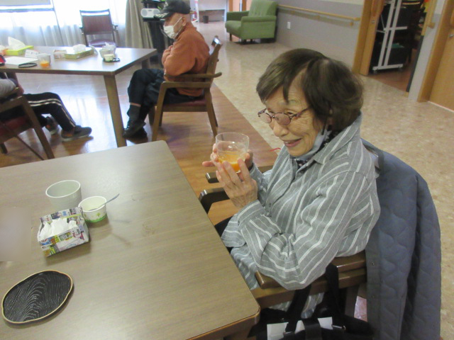 富士市デイサービス_ミカン狩りからミカンジュース作り