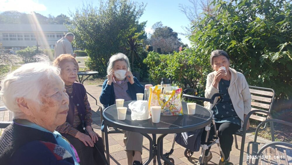八幡デイサービス　富士山は雪化粧