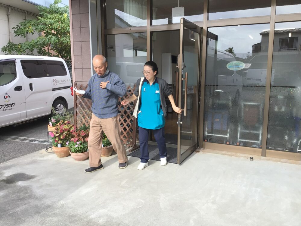 牧之原市デイサービス_屋外歩行訓練のご案内