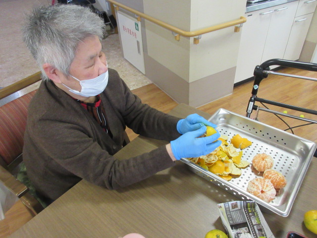 富士市デイサービス_ミカン狩りからミカンジュース作り