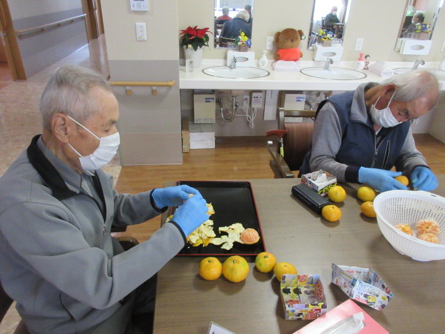 富士市デイサービス_ミカン狩りからミカンジュース作り