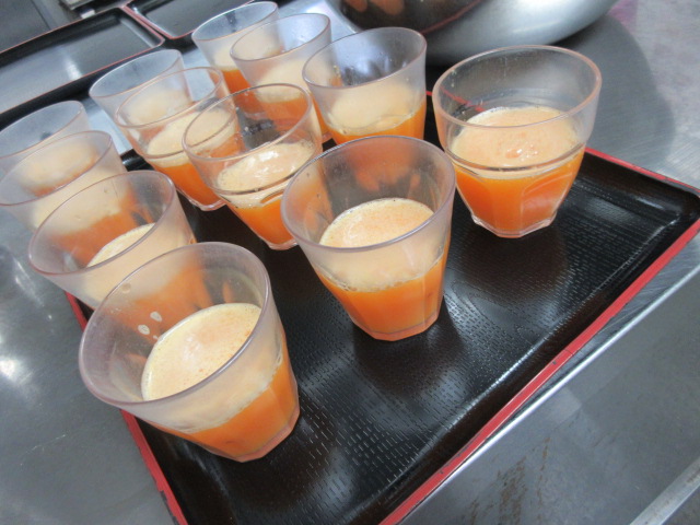 富士市デイサービス_ミカン狩りからミカンジュース作り