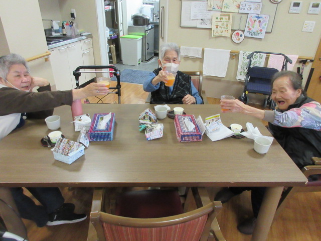 富士市デイサービス_ミカン狩りからミカンジュース作り