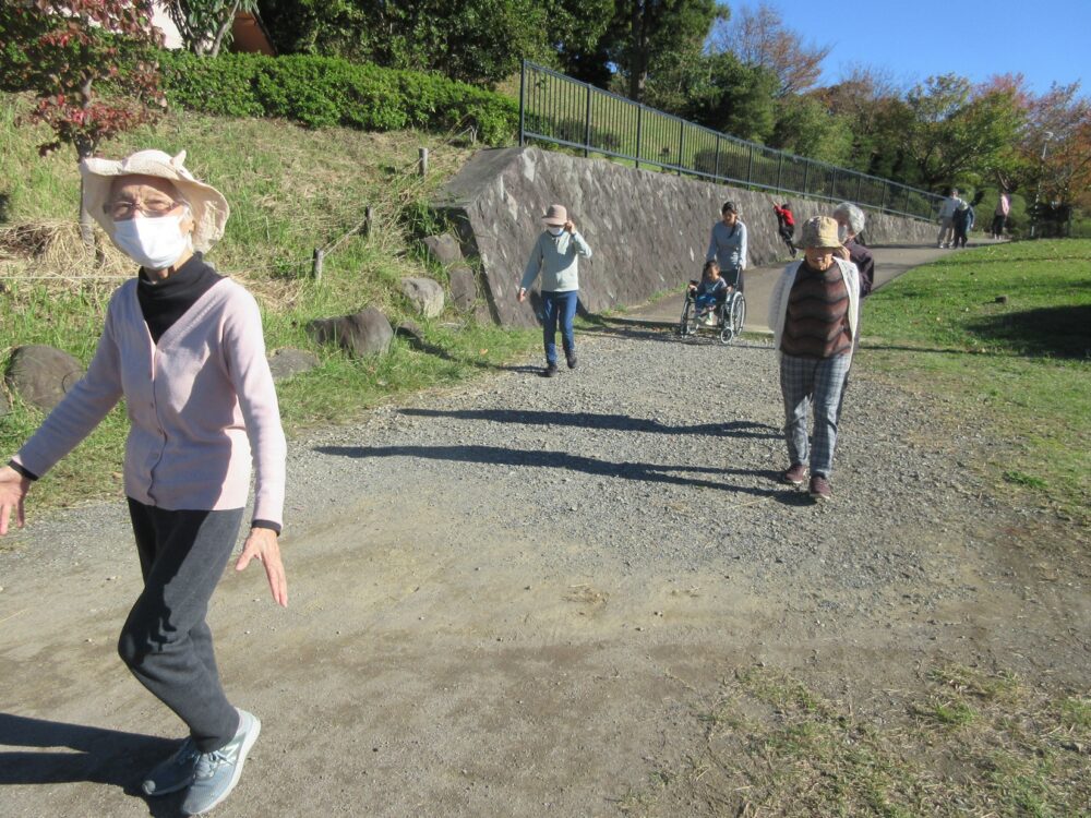静岡市清水区デイサービス_御門台デイサービス屋外歩行訓練