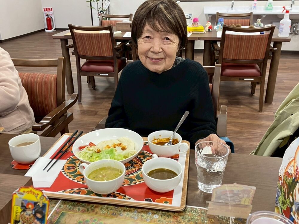 沼津開北デイサービス_笑顔でナマステカレーとヨガでインド気分デー