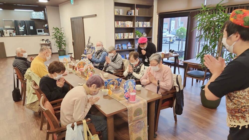 Café＆Reha沼津開北　「笑顔でナマステ！カレーとヨガでインド気分デー」