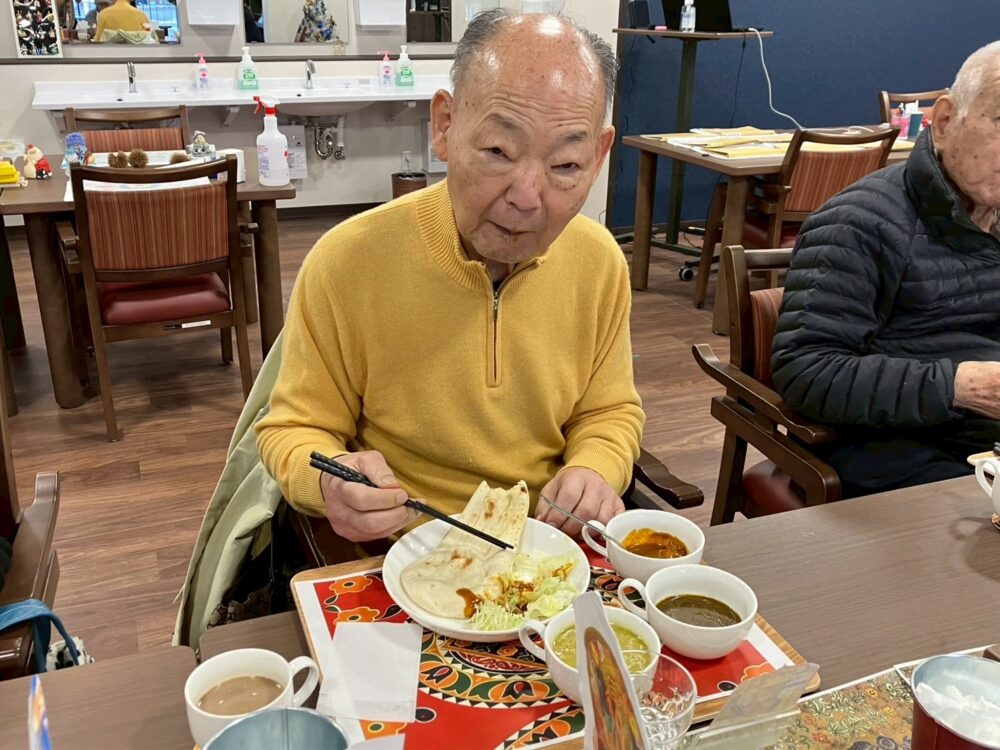 沼津開北デイサービス_笑顔でナマステカレーとヨガでインド気分デー