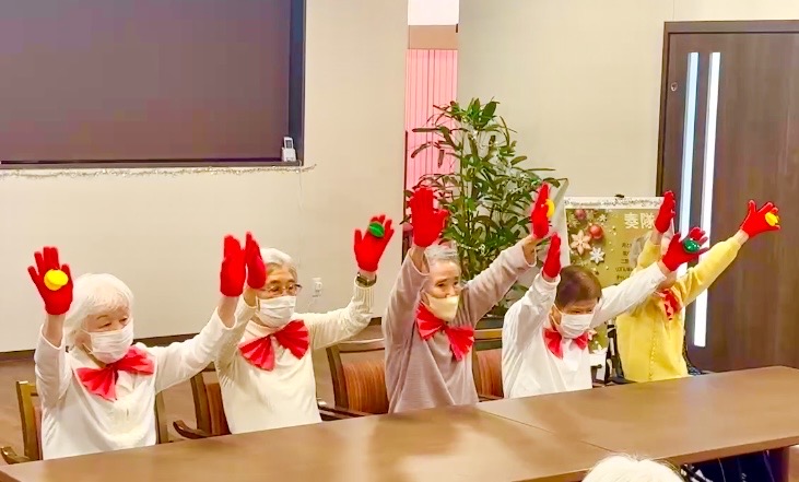 長泉デイサ－ビス　カフェリハ沼津開北との合同クリスマス会初開催！