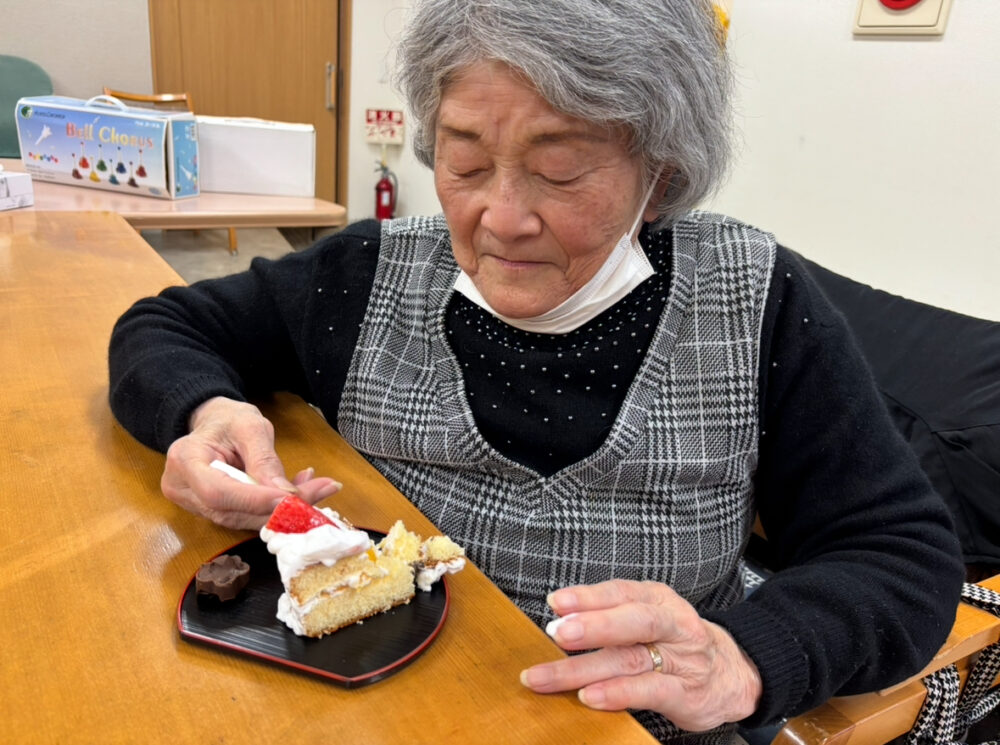 静岡市清水区デイサービス_ケーキでクリスマスをお祝いしよう！