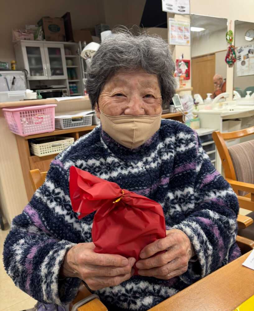 静岡市清水区デイサービス_ケーキでクリスマスをお祝いしよう！