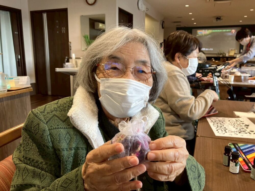 静岡市葵区デイサービス_Newカルチャー「ポプリ作り」