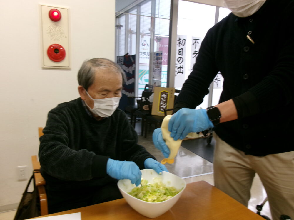 静岡市清水区デイサービス_B級グルメ！ポテチパン作り ～第二弾～