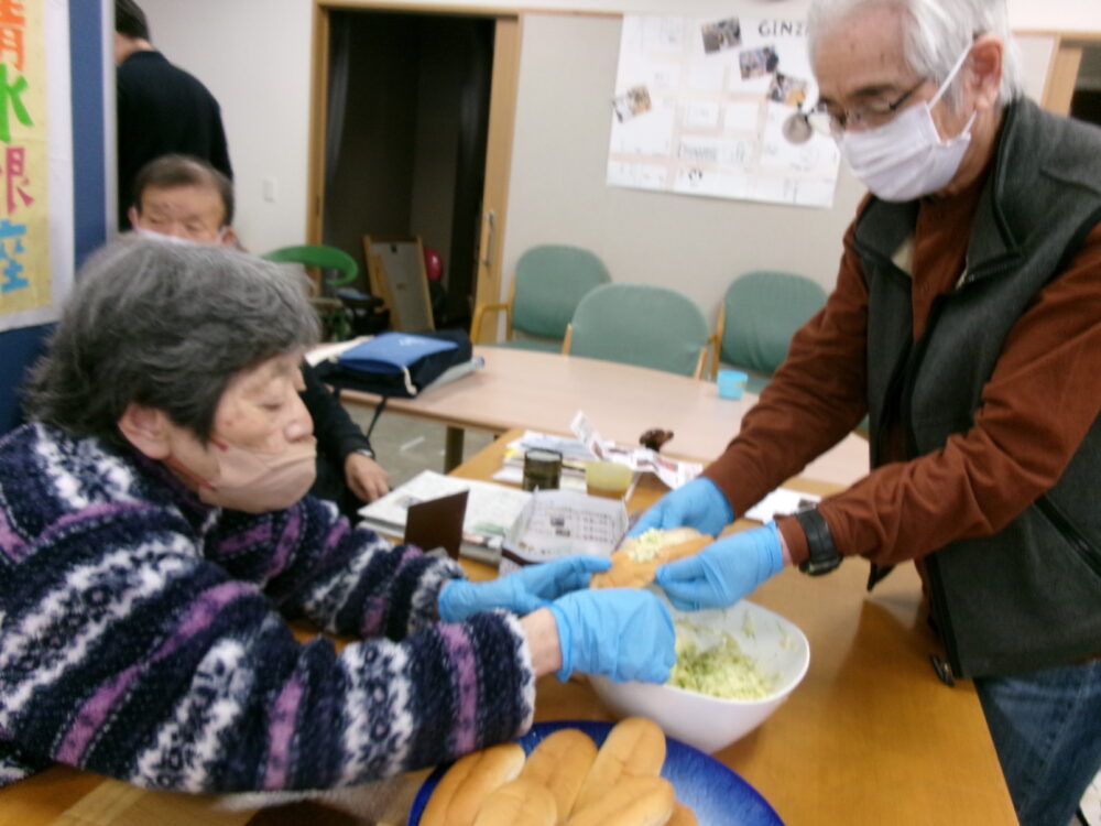 静岡市清水区デイサービス_B級グルメ！ポテチパン作り ～第二弾～