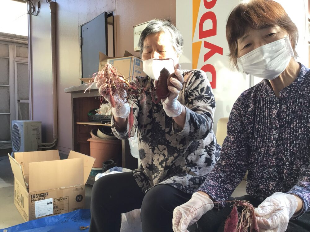 牧之原市デイサービス_スイートポテト作り
