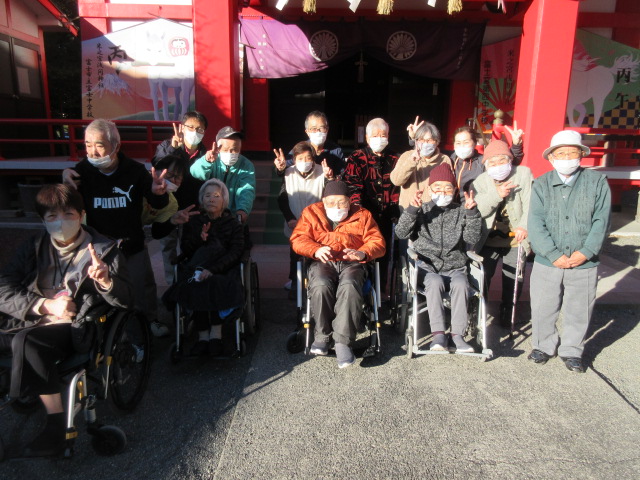 厚原デイサービス　初詣に行きました。