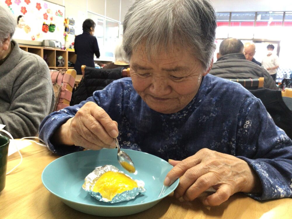 牧之原市デイサービス_スイートポテト作り