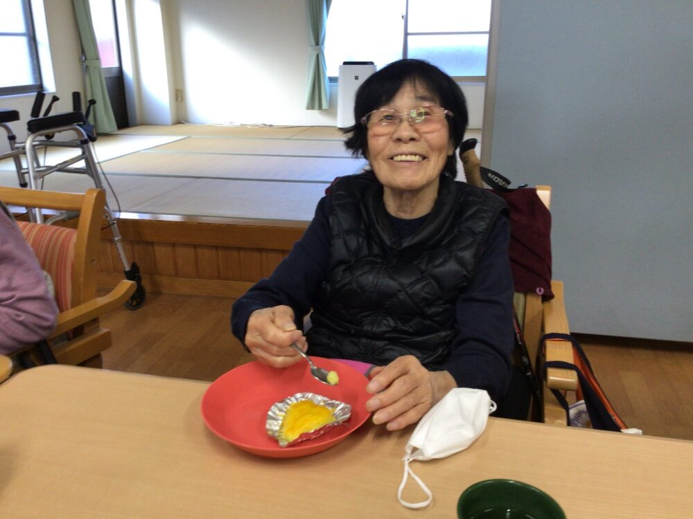 牧之原市デイサービス_スイートポテト作り