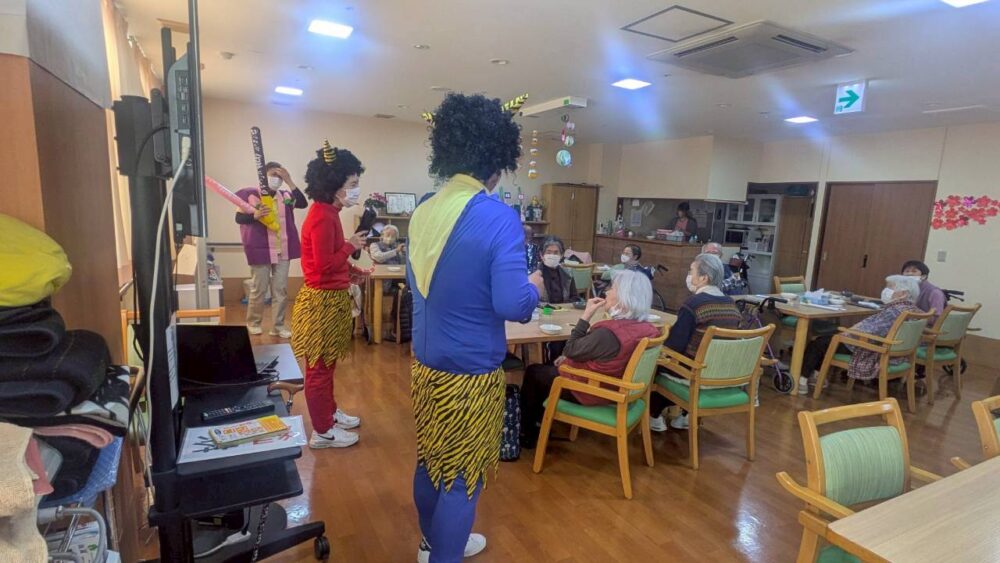 駿東郡長泉町デイサービス_レッツ豆まき！鬼を退治せよ！