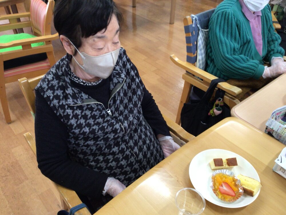 牧之原市デイサービス_クッキングクラブ　～カップショートケーキづくり～