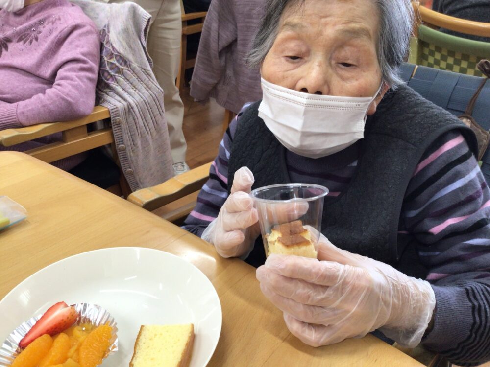 牧之原市デイサービス_クッキングクラブ　～カップショートケーキづくり～