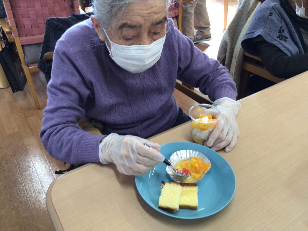 牧之原市デイサービス_クッキングクラブ　～カップショートケーキづくり～