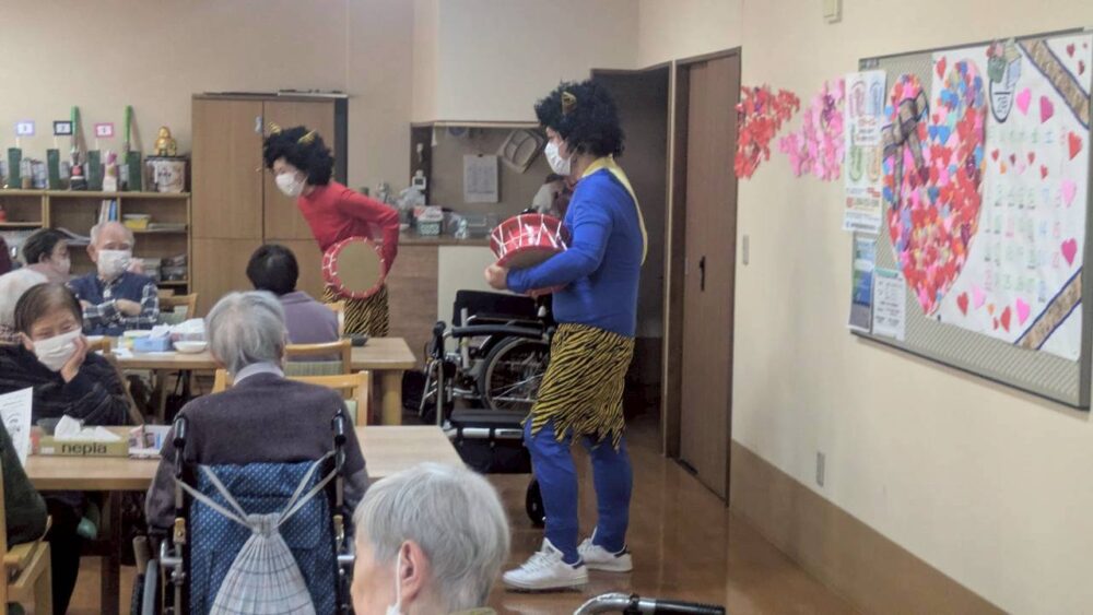 駿東郡長泉町デイサービス_レッツ豆まき！鬼を退治せよ！